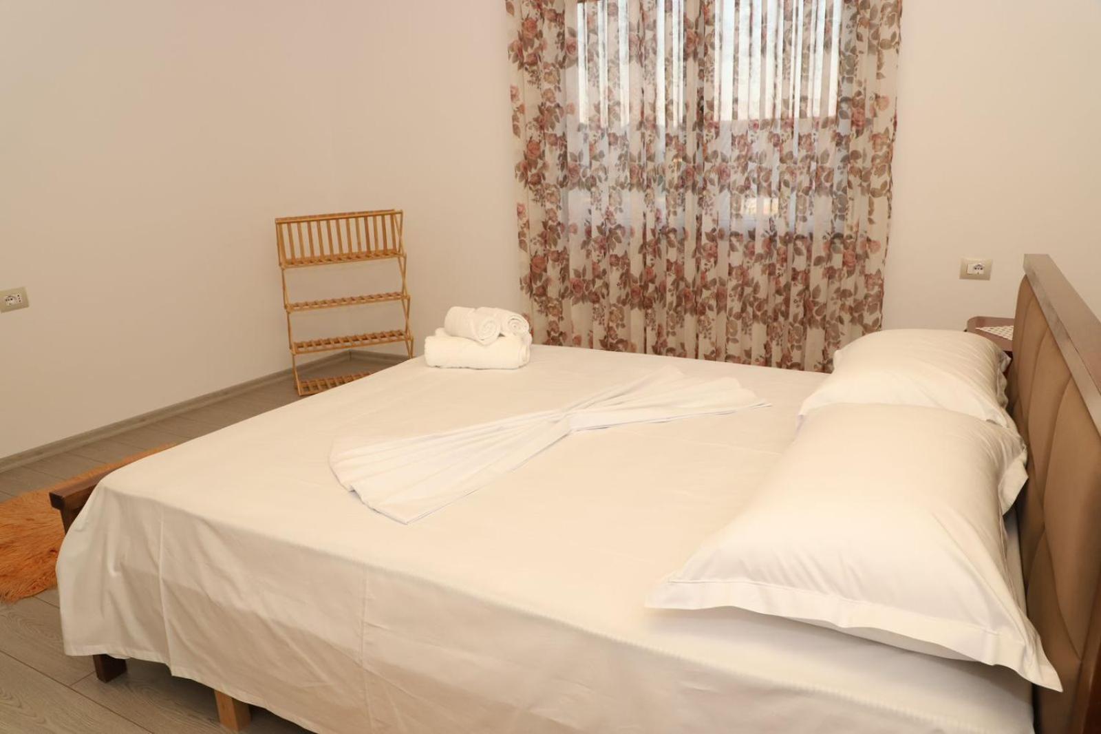 Georgemishel Guest House Берат Экстерьер фото