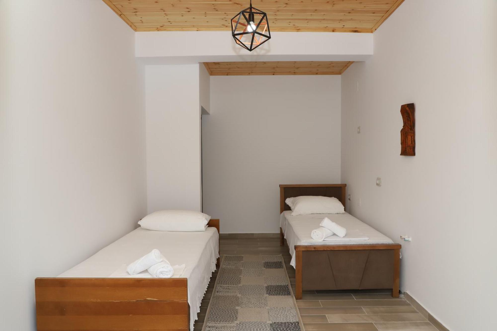 Georgemishel Guest House Берат Экстерьер фото