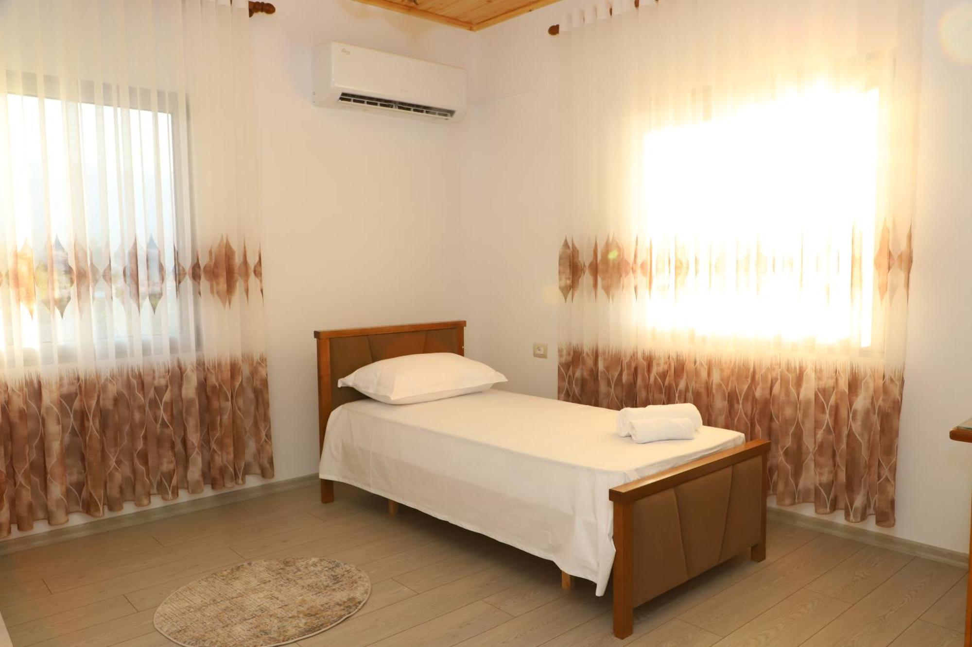 Georgemishel Guest House Берат Экстерьер фото